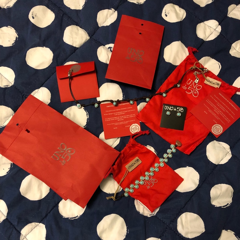 Uno de 50 jewelry set